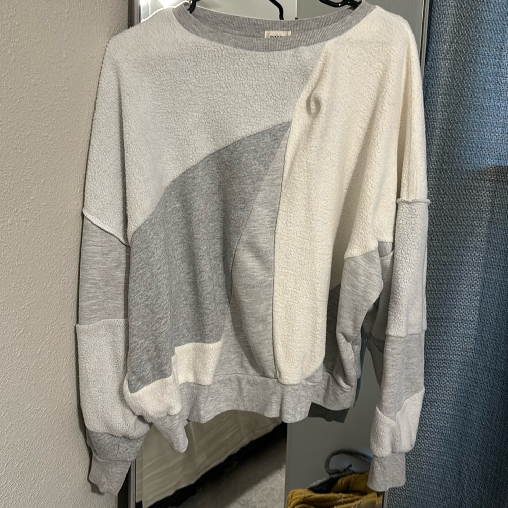 BKE SWEATSHIRT